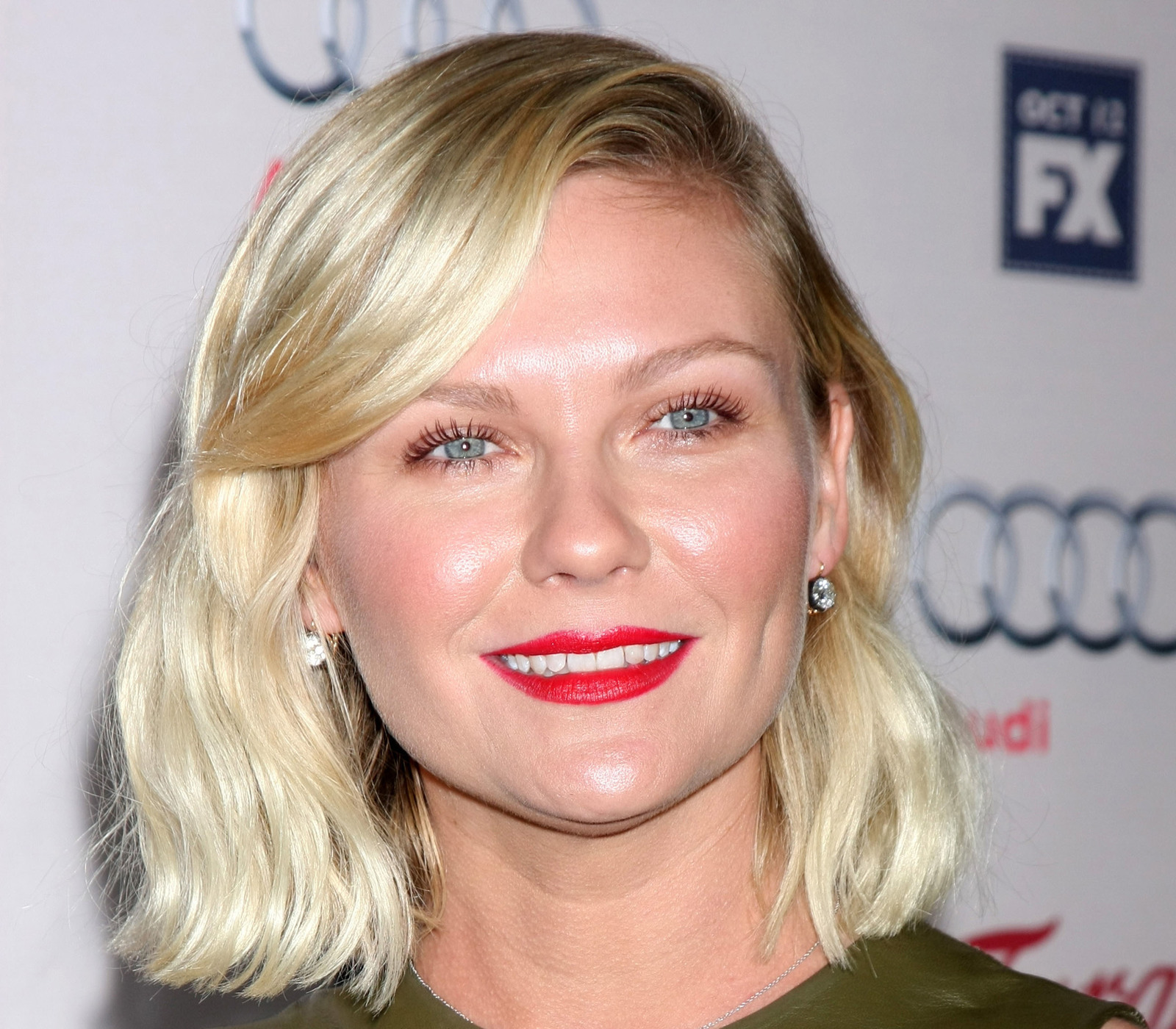 Kirsten Dunst current smile